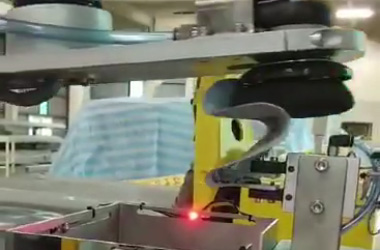 苏州博亚体育官网-六轴机器人自动更换打磨片